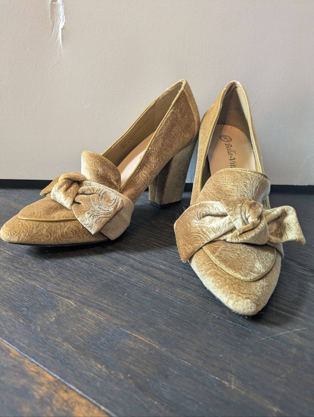 Bella-Vita Golden Velvet Knot Block Heels Size 11